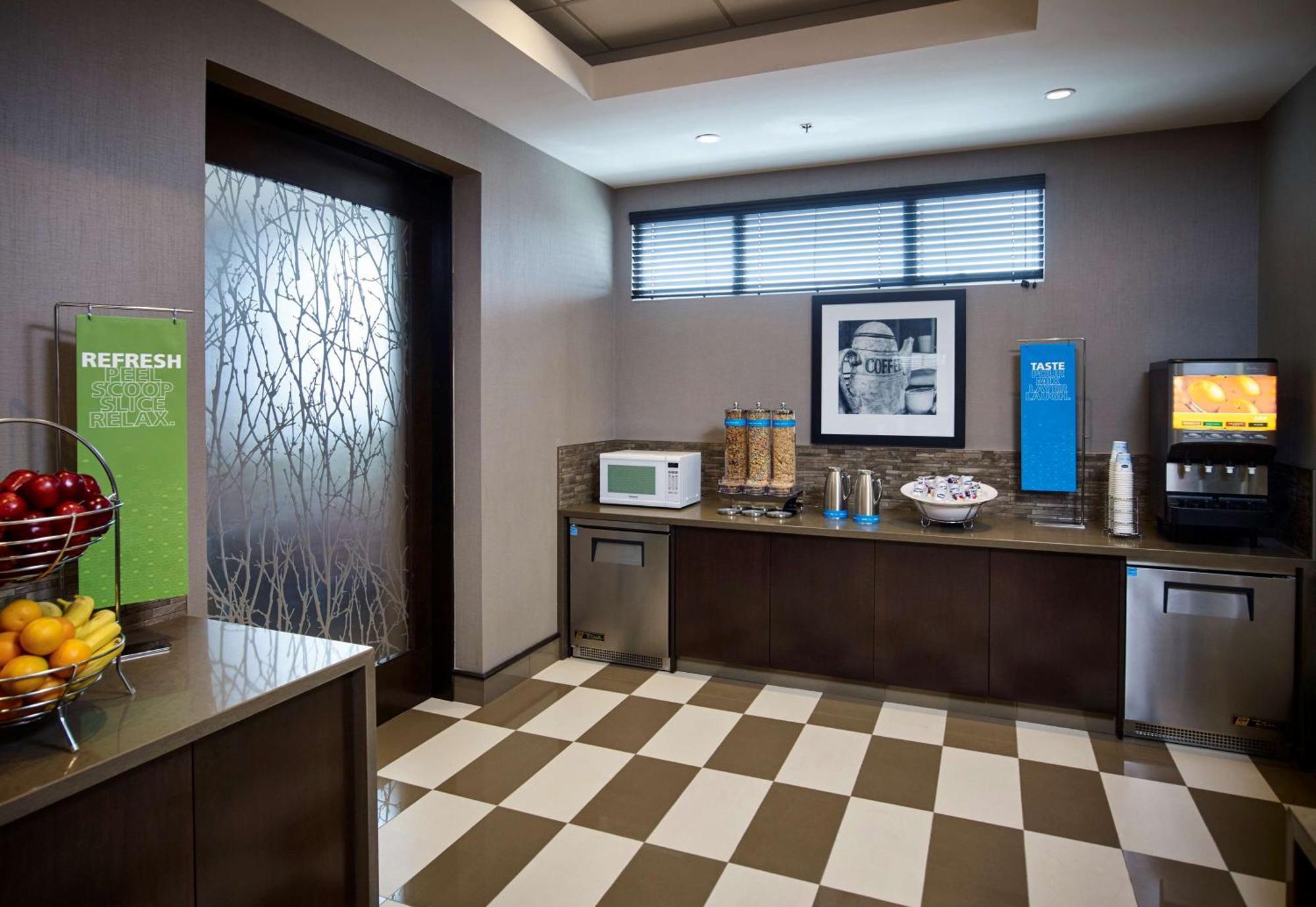 Hampton Inn By Hilton Timmins Ngoại thất bức ảnh