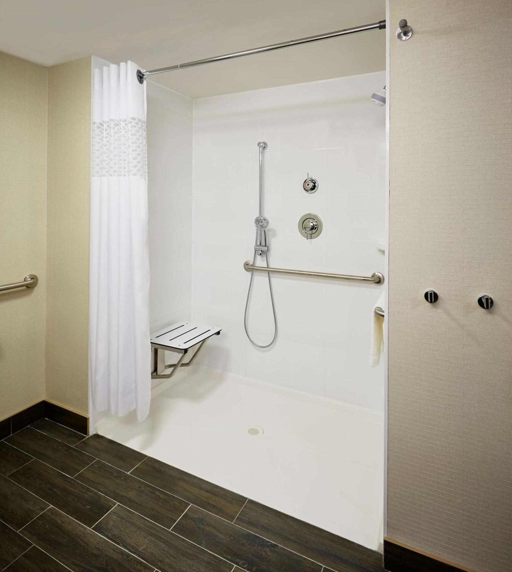 Hampton Inn By Hilton Timmins Ngoại thất bức ảnh