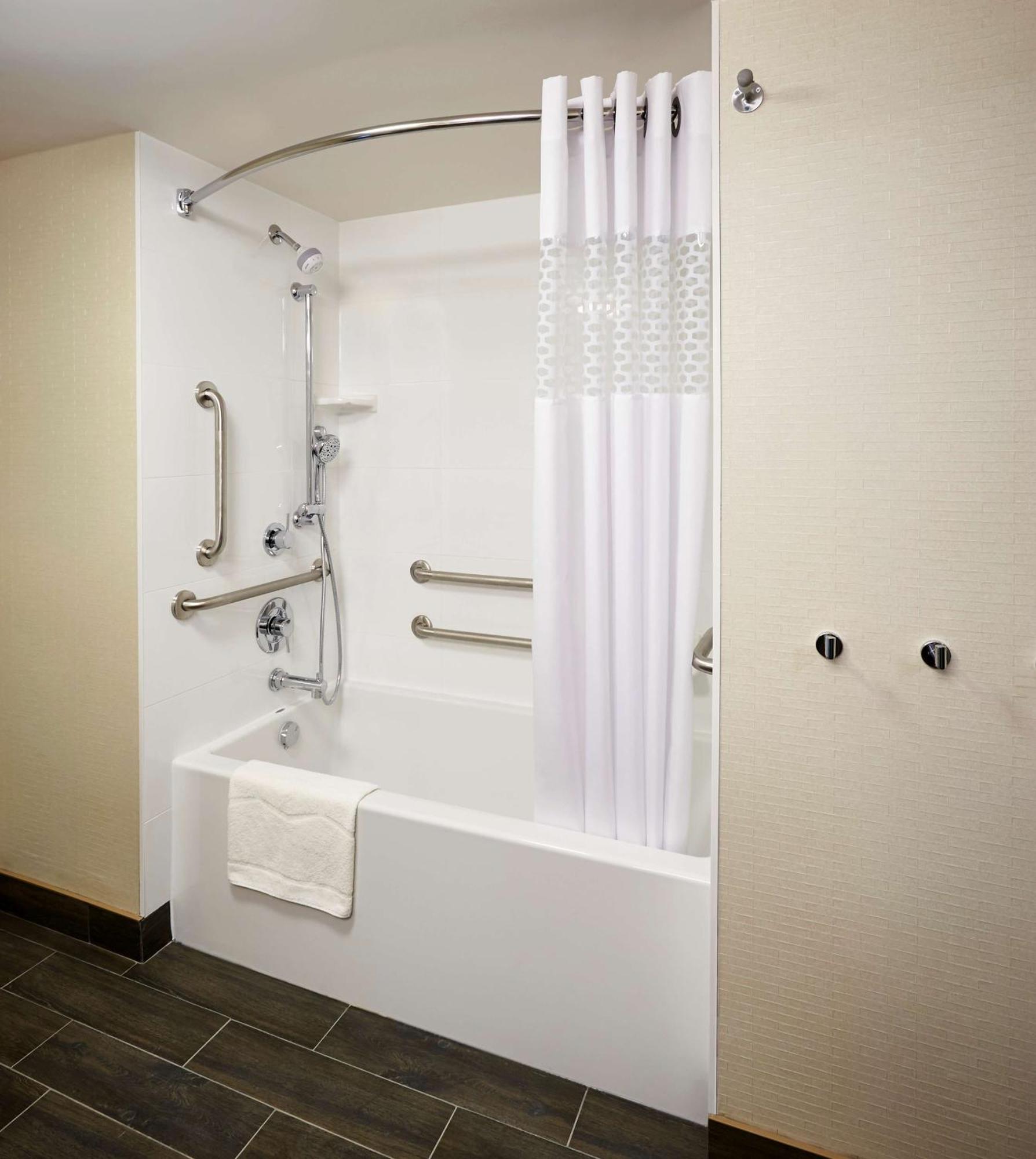 Hampton Inn By Hilton Timmins Ngoại thất bức ảnh